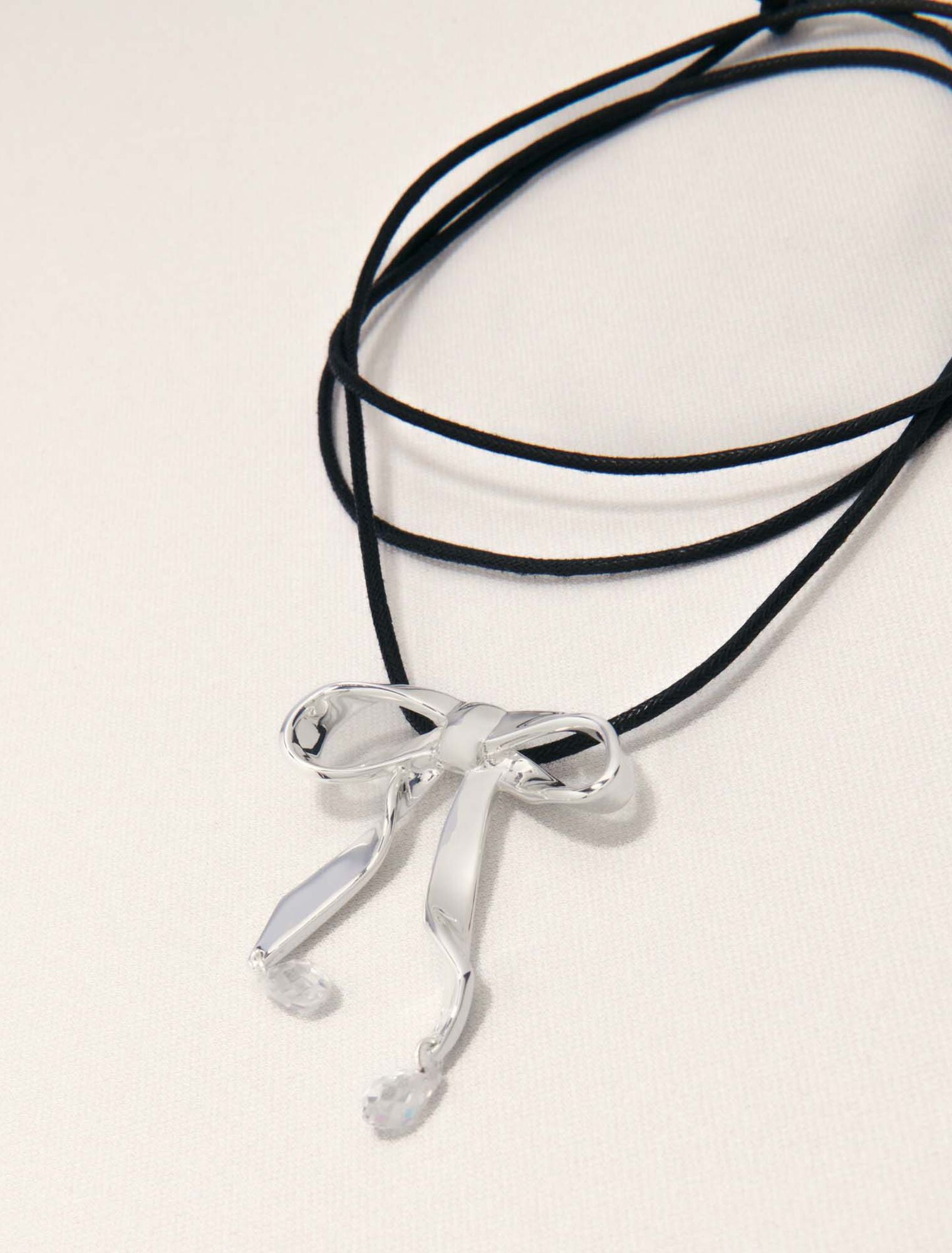 Silver-Silver bow necklace