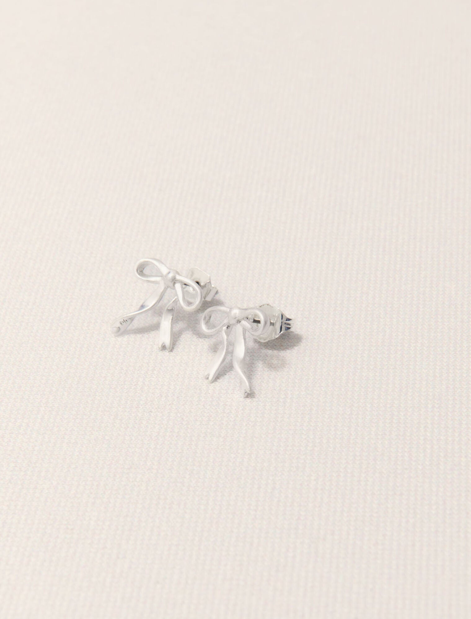 Silver-Small bow earrings