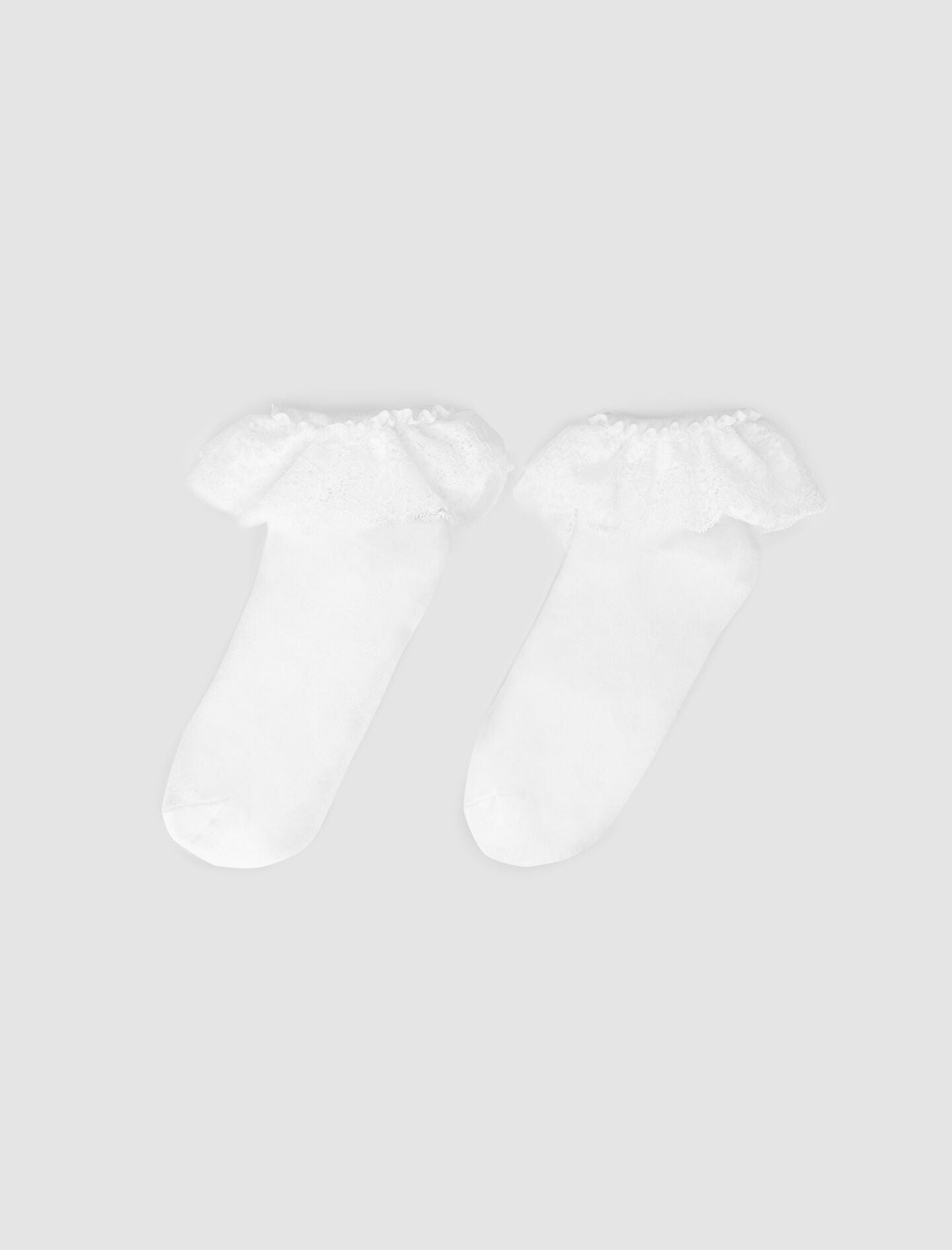 White featured-lace frill socks