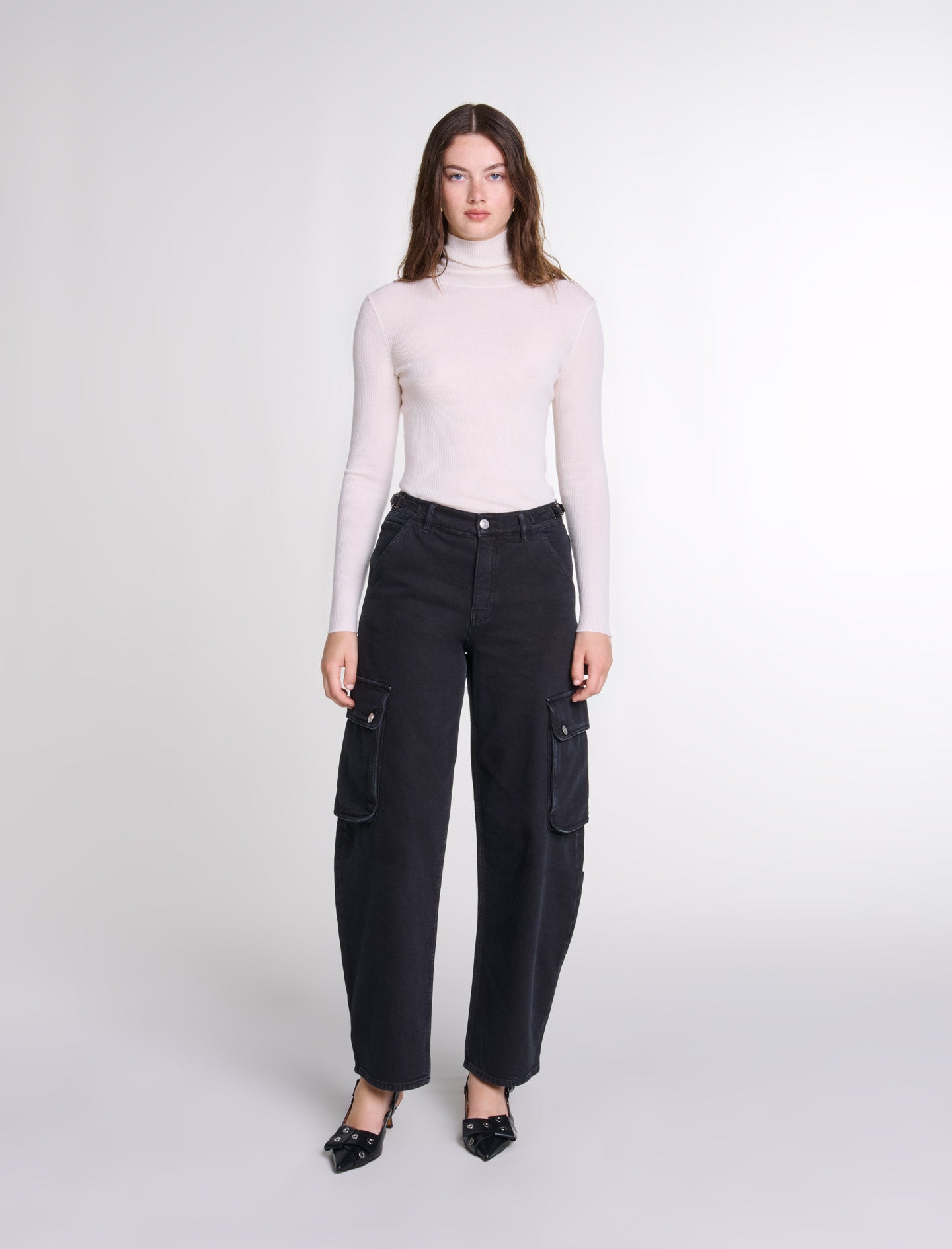 Black featured-Cargo jeans