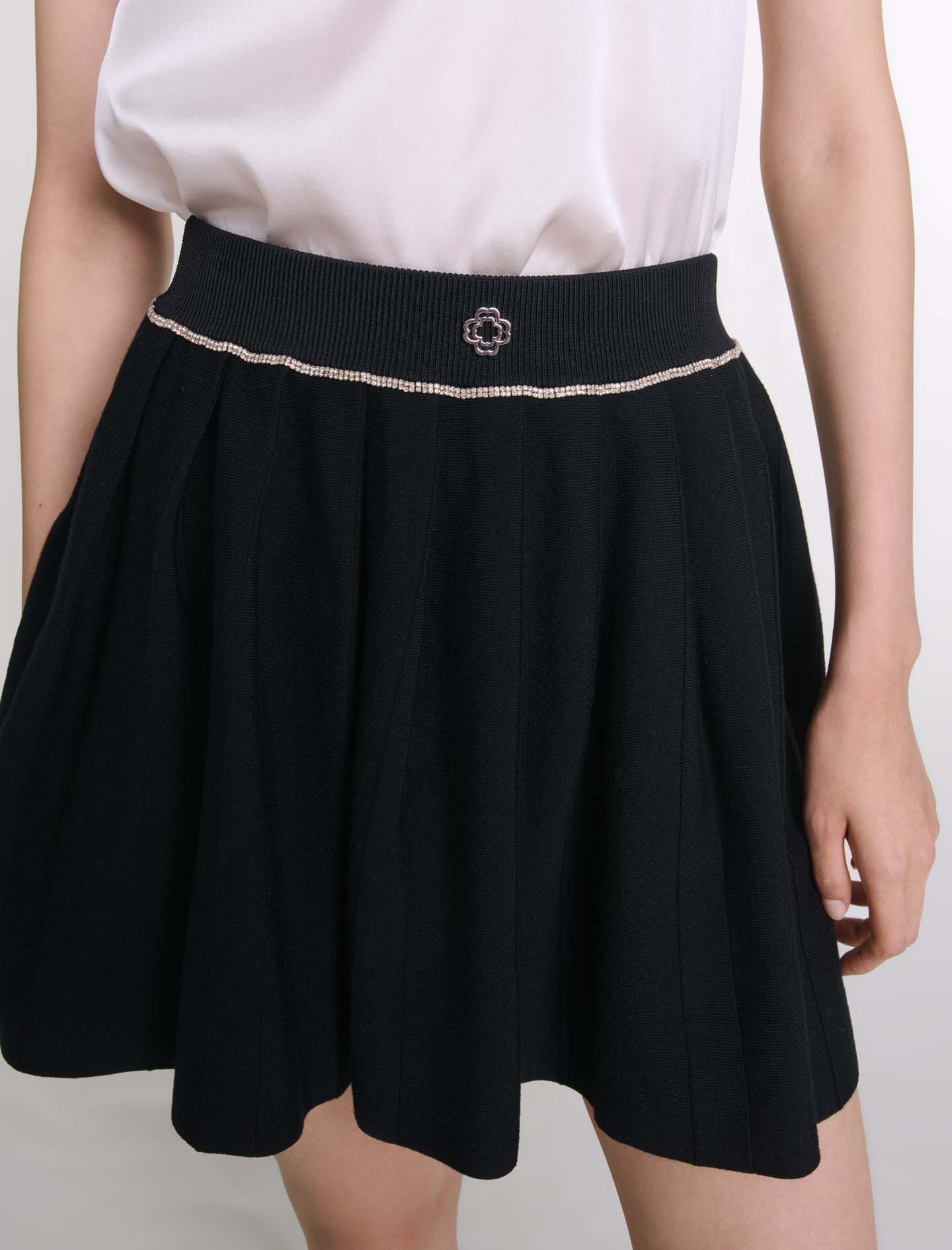 Black Pleated knit short skirt