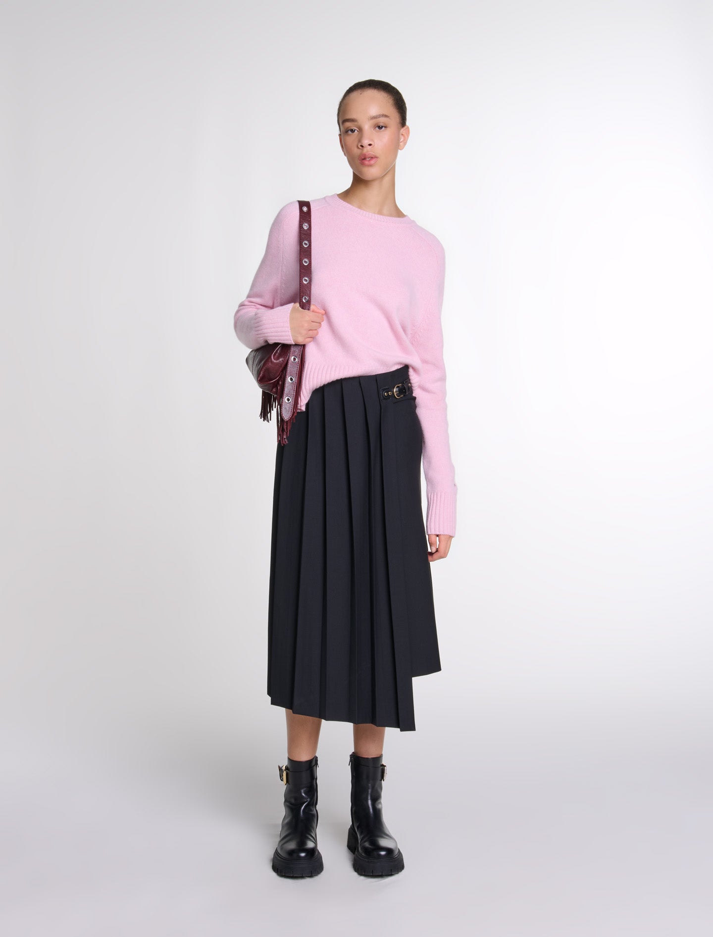 Black featured-Asymmetrical long pleated skirt