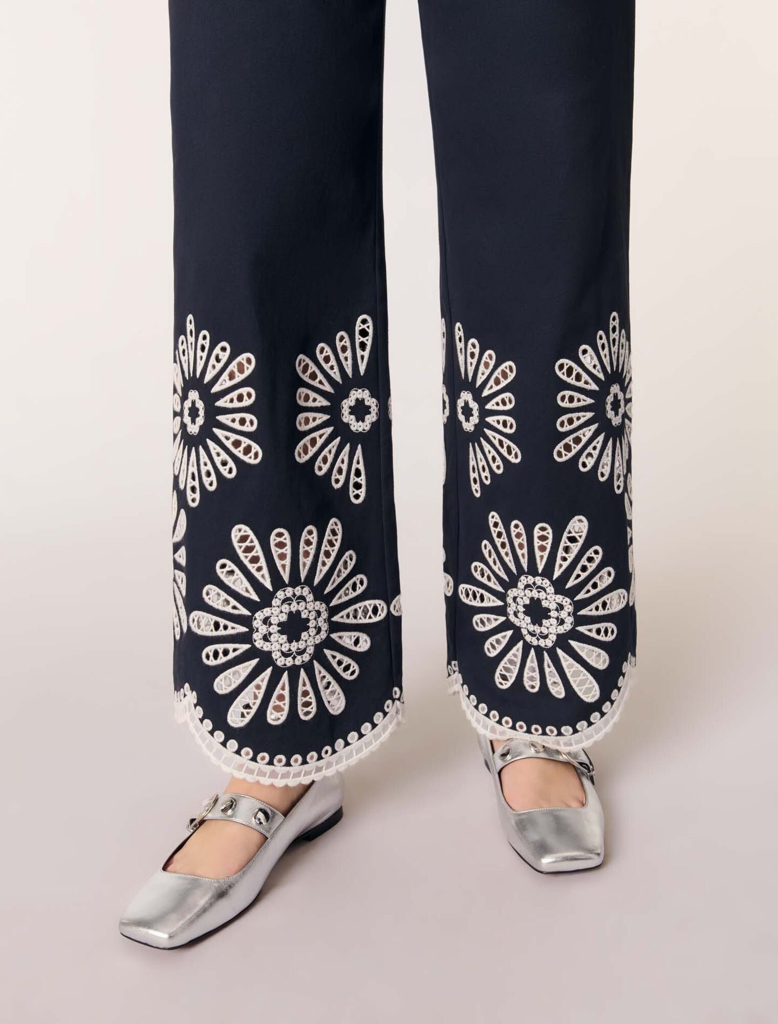 Navy-Trousers with crochet detail