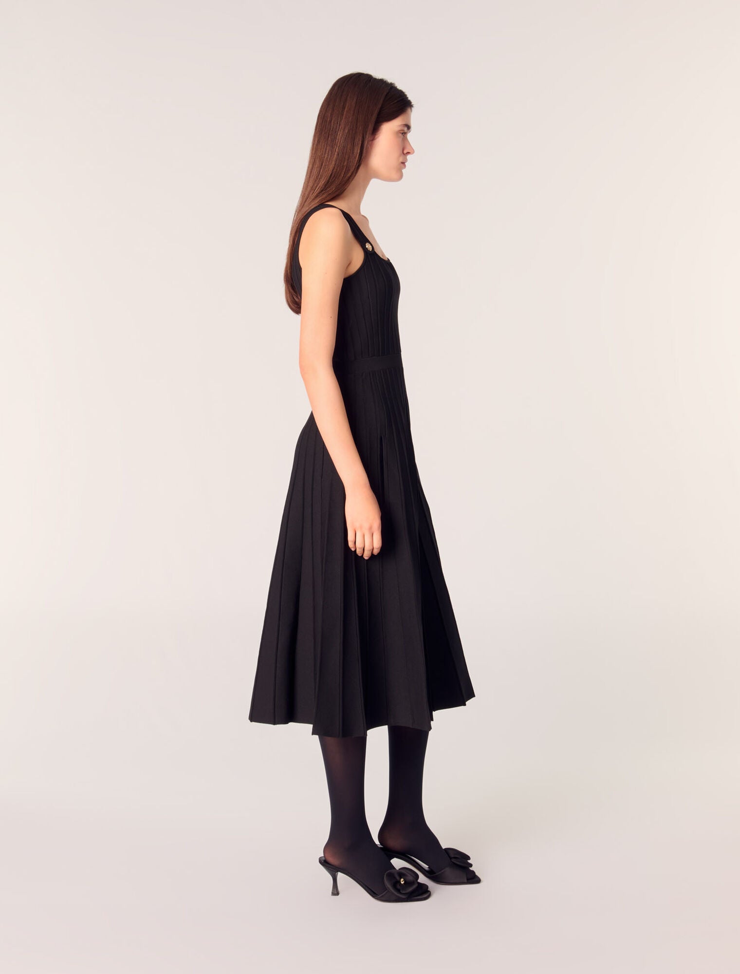 Black-Pleated knit midi dress