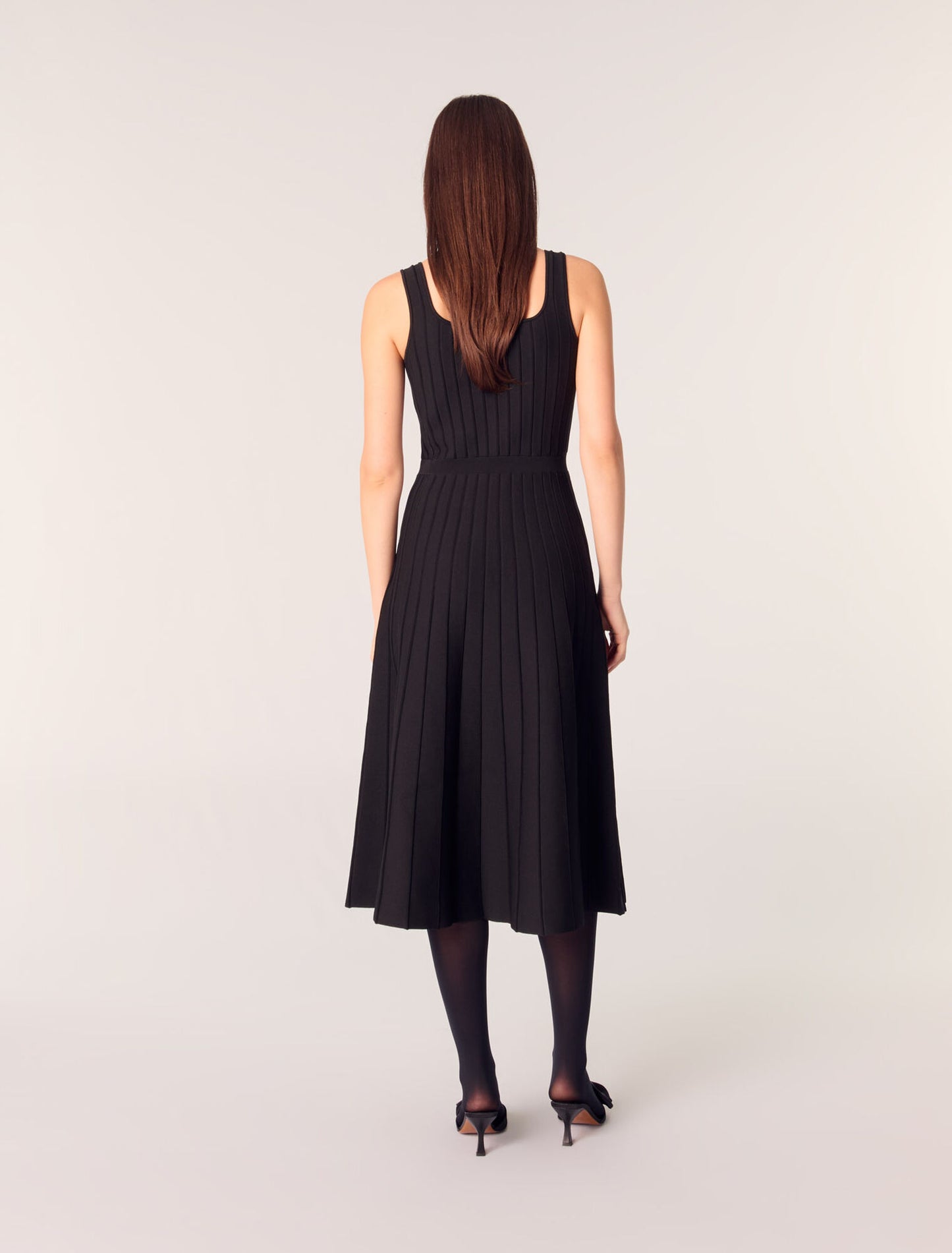 Black-Pleated knit midi dress