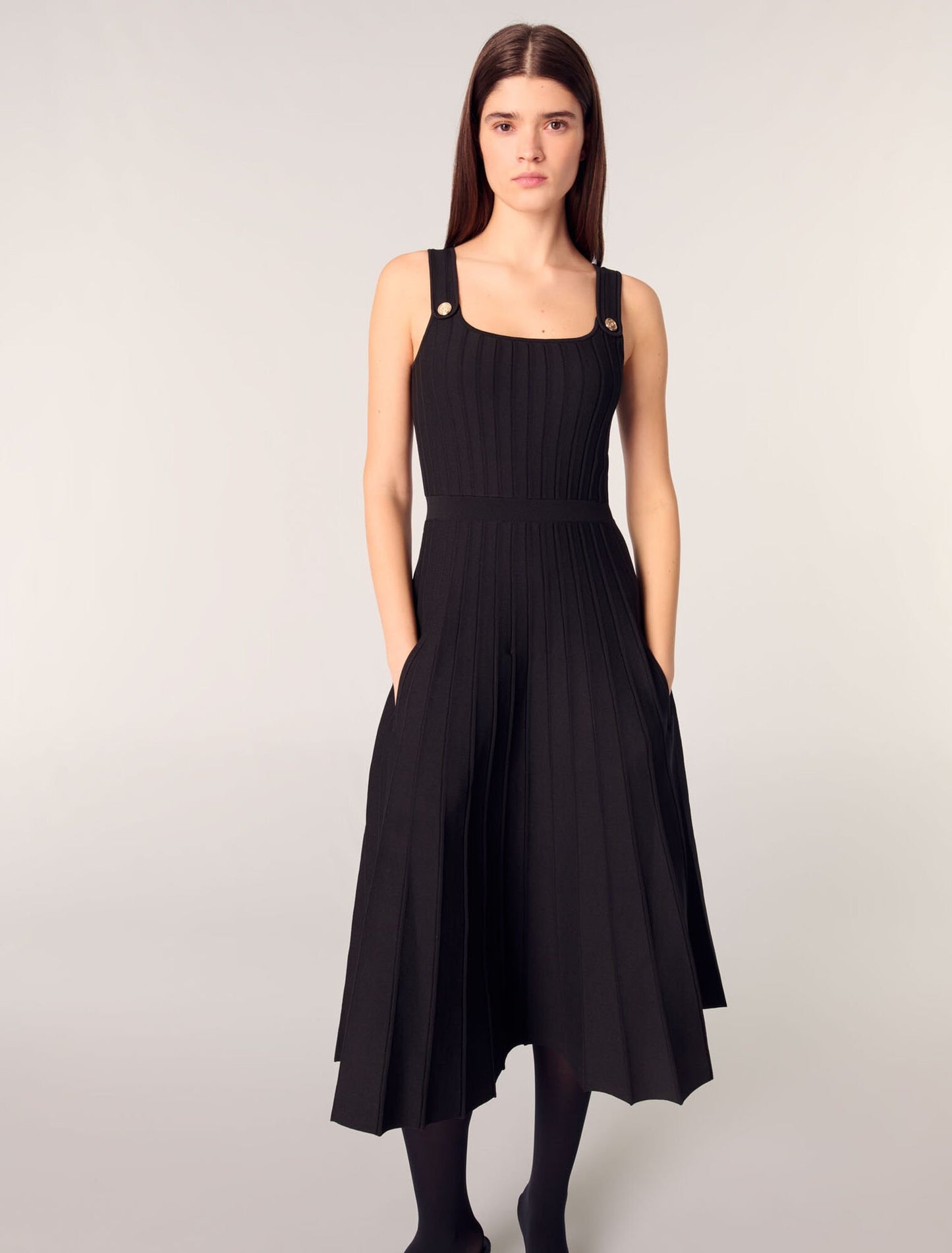 Black-Pleated knit midi dress